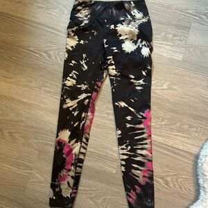 NOLI tie-dye leggings